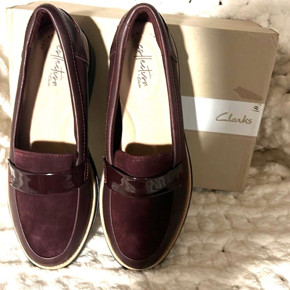 Clarks Womens Sharon Gracie Penny Loafers,Burgundy - Size 7W